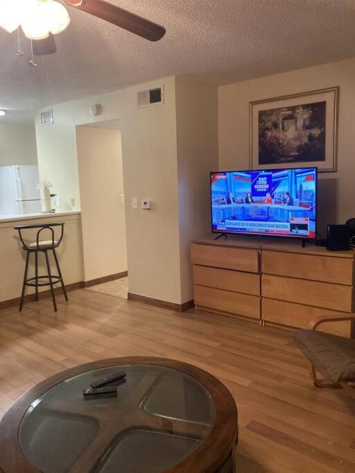 Lakeview Condo In Gated Community 坦帕 外观 照片